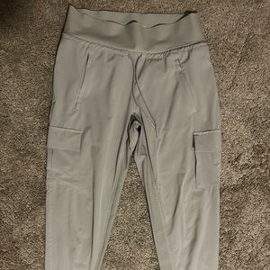 Lightweight, casual, mid-rise Athleta pant size 4